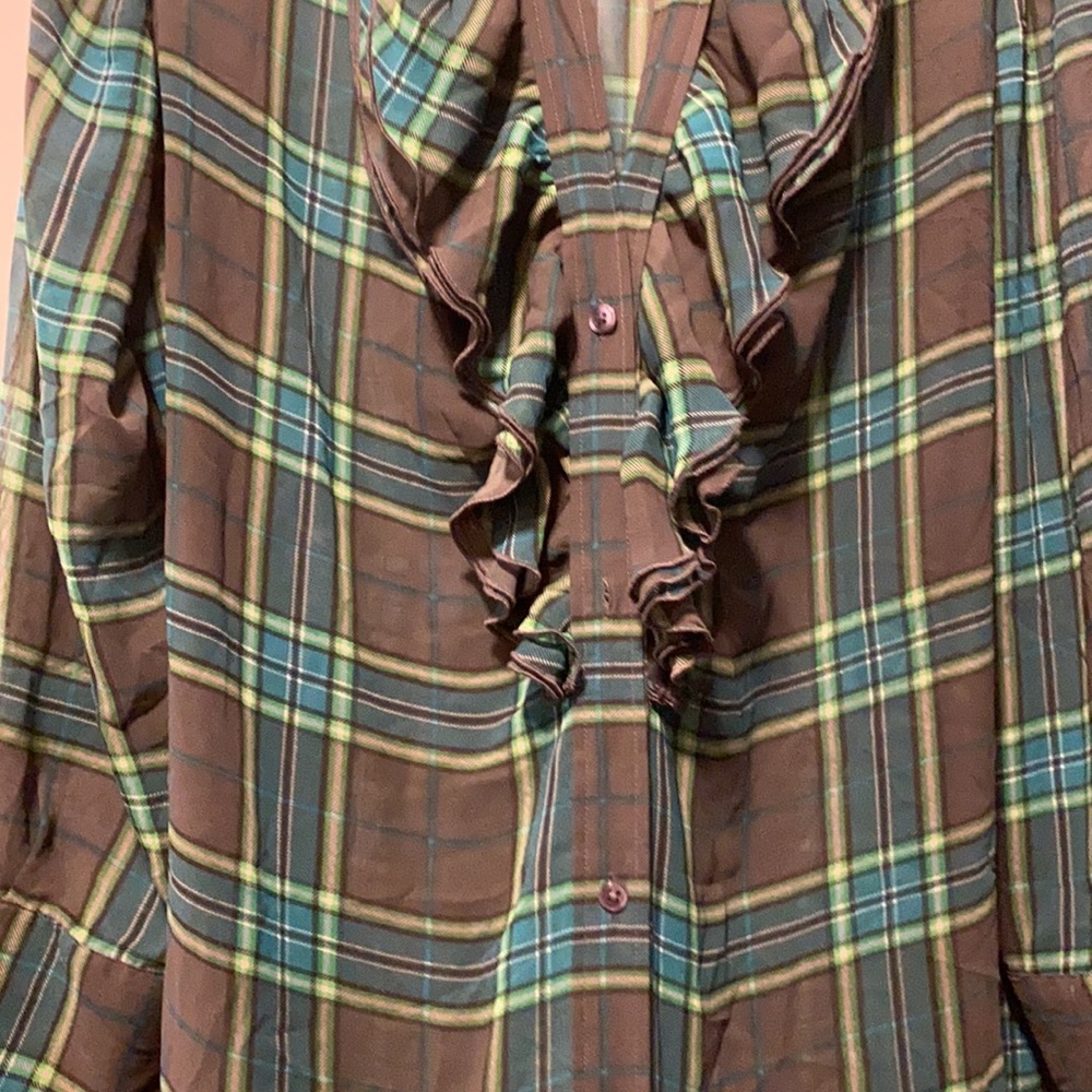 Women’s brown and green plaid ruffle front shirt - Picture 4 of 5